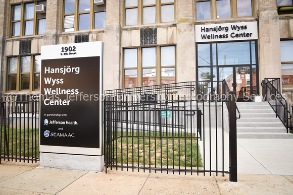 Nationalities Services Center visits Wyss Wellness Center-9083