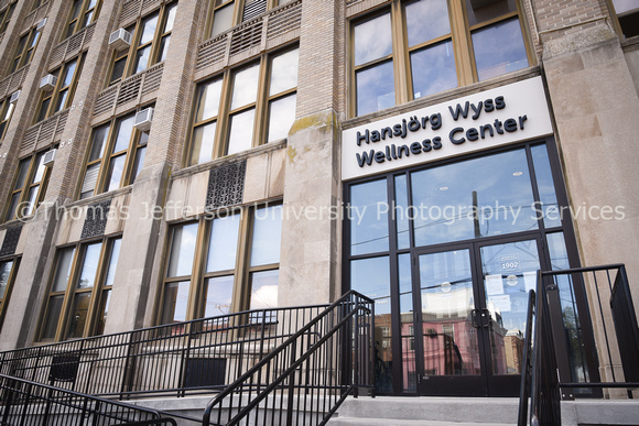 Nationalities Services Center visits Wyss Wellness Center-9078