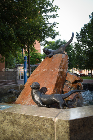 Otter Fountain 2018-0678