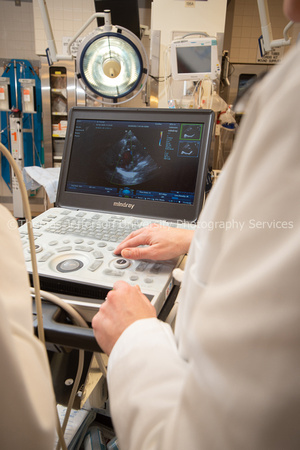 Dr Henwood in ED with Point of Care Ultrasound Device-6857